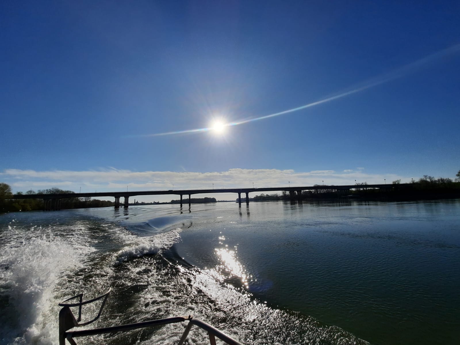 AVVISO URGENTE NAVIGAZIONE AIPO Agenzia Interregionale per il fiume PO AVVISO URGENTE NAVIGAZIONE AIPO Agenzia Interregionale per il fiume PO